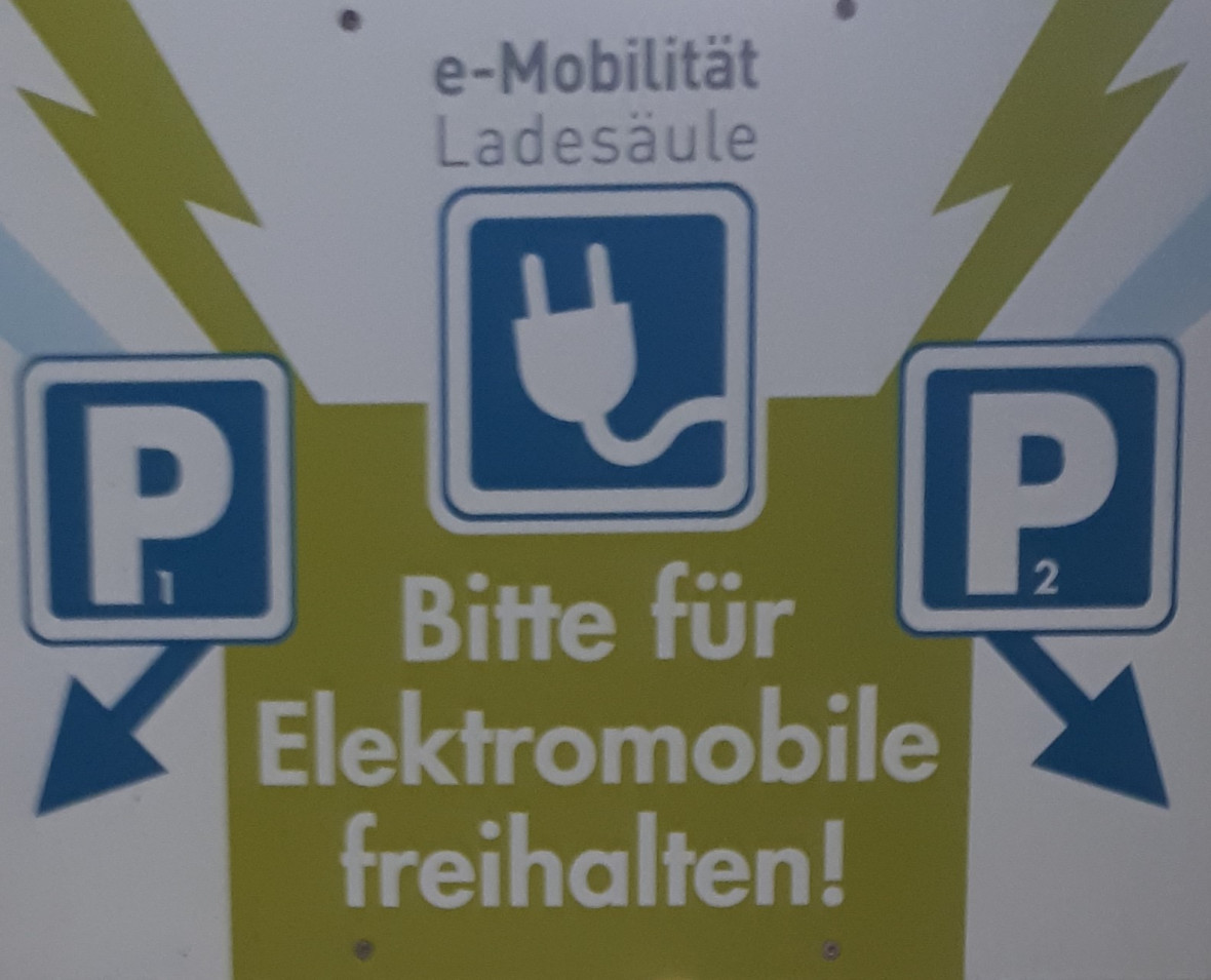 Lademglichkeiten fr Fahrzeuge mit Elektromotor wnscht sich die CDU beispielsweise auch in Mecklenbeck-Mitte.